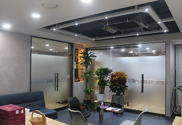 스노우에이치 사무실